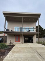 480 Alsea Ave in Depoe Bay, OR - Building Photo