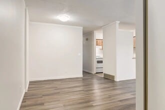 King's Alley in Calgary, AB - Building Photo - Building Photo