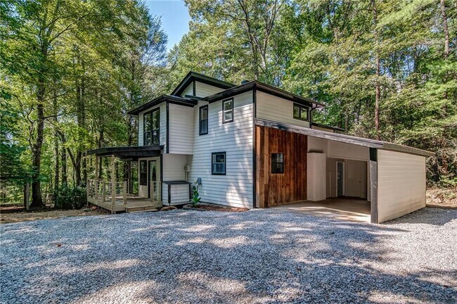 5574 Hardscrabble Rd in Mineral Bluff, GA - Building Photo - Building Photo