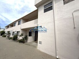 213 W Manchester Blvd in Inglewood, CA - Building Photo