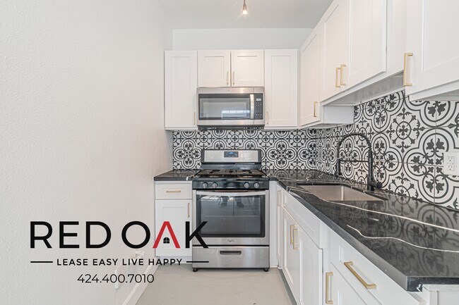 535 S Gramercy Pl in Los Angeles, CA - Foto de edificio - Building Photo