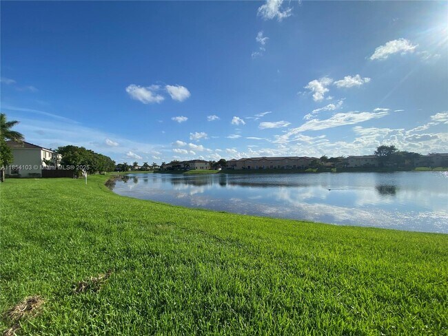 8986 SW 225th St in Cutler Bay, FL - Building Photo - Building Photo