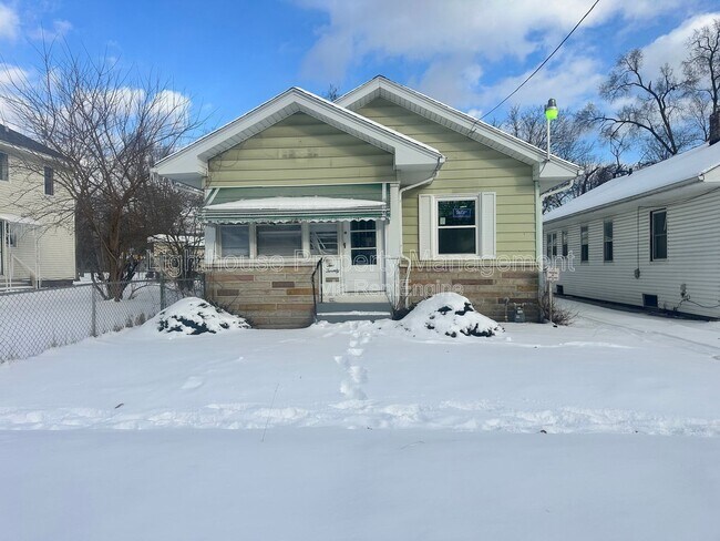 property at 220 Kendall St N