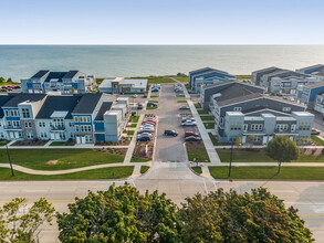 The Mariner in St. Francis, WI - Building Photo - Building Photo