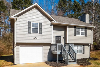 240 Rosewood Dr in Mcdonough, GA - Building Photo - Building Photo