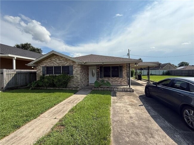 property at 324 Chinchilla Dr