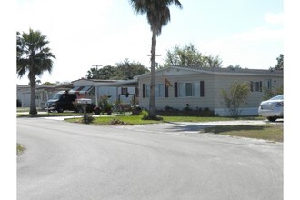 College Park Moble Home Park in Lake Wales, FL - Building Photo - Building Photo