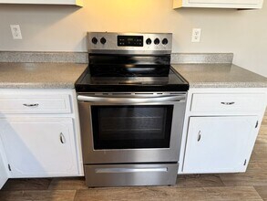 203 Golden Pond Ave in Oak Grove, KY - Building Photo - Building Photo