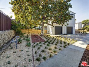 5602 W 78th St in Los Angeles, CA - Building Photo - Building Photo
