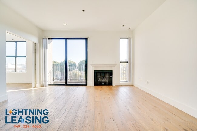 8811-8812 Burton Way in West Hollywood, CA - Building Photo - Building Photo