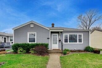 306 N Schubert St in Palatine, IL - Foto de edificio - Building Photo