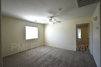2895 E Toledo Ct in Gilbert, AZ - Building Photo - Building Photo