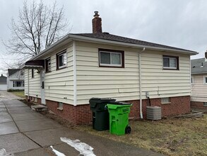 5409 E 131st St in Garfield Heights, OH - Building Photo - Building Photo