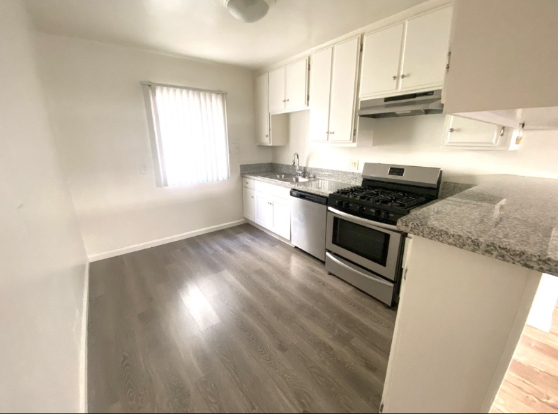 1834 12th St in Manhattan Beach, CA - Building Photo