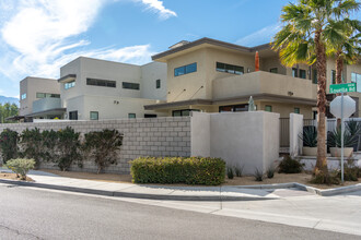 Vibe in Palm Springs, CA - Foto de edificio - Building Photo