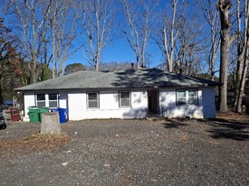 6290 Rockbridge Rd SW in Stone Mountain, GA - Building Photo