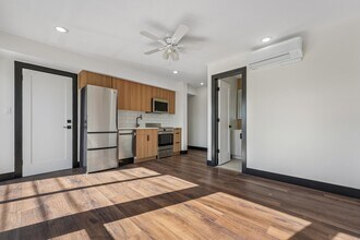 65 Hackensack Plank Rd in Weehawken, NJ - Foto de edificio - Building Photo