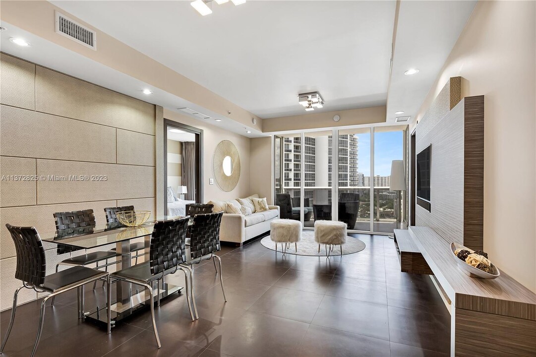 18201 Collins Ave, Unit 1507 in Sunny Isles Beach, FL - Building Photo