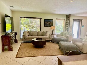 8115 SW 14th Terrace in Miami, FL - Building Photo - Building Photo