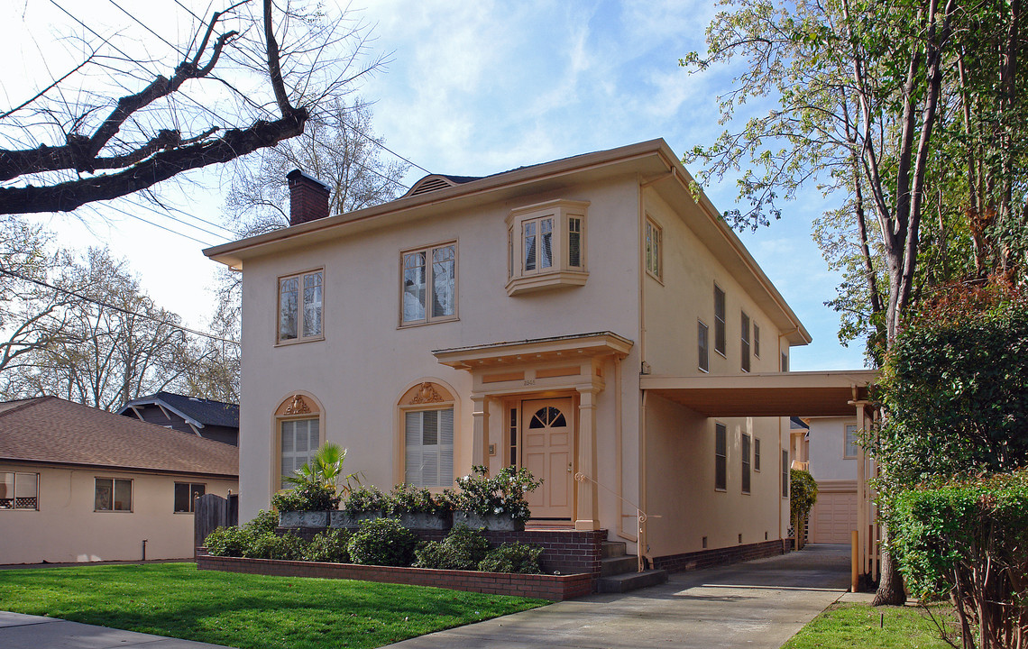 3948 J St in Sacramento, CA - Foto de edificio