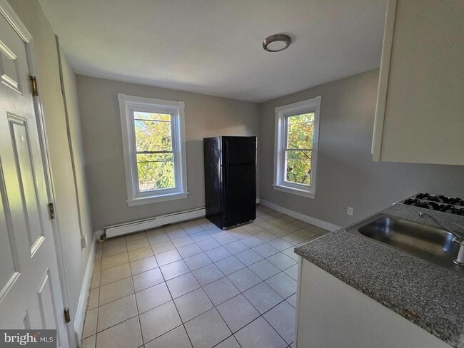 549 Brunswick Ave in Trenton, NJ - Building Photo - Building Photo