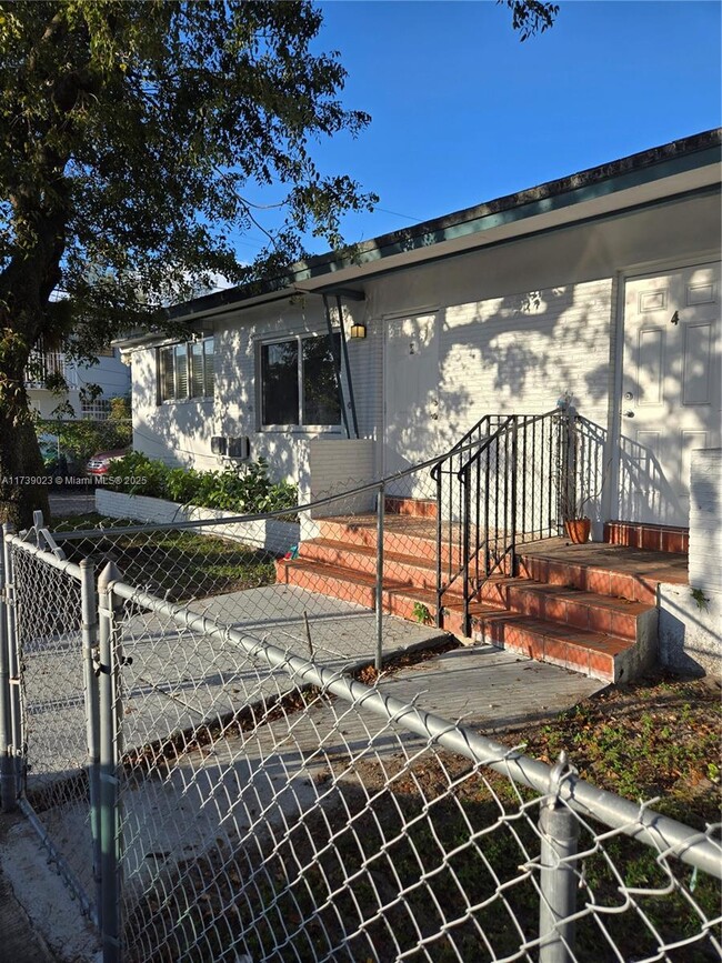 property at 400 SW 21st Ave