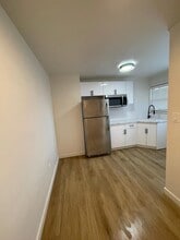 19 Wellington St in Welland, ON - Building Photo - Building Photo