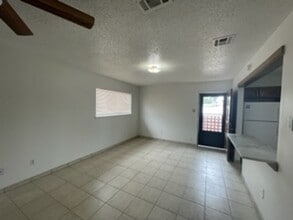 2101 Chilton Dr in Las Cruces, NM - Building Photo - Building Photo