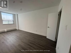 135 Tyndall Ave in Toronto, ON - Building Photo - Building Photo