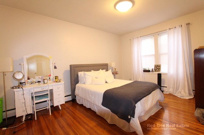 52 Parkman St, Unit 33 in Brookline, MA - Building Photo - Building Photo