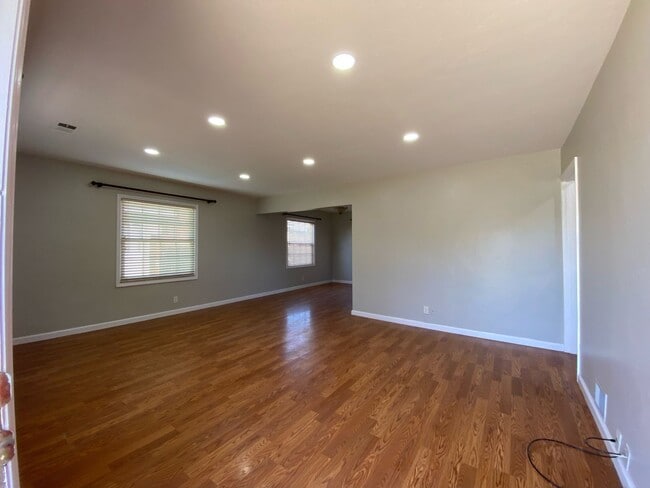 8725 Washington Ave in La Mesa, CA - Building Photo - Building Photo