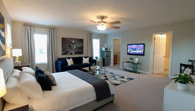 104 Coolmore Ct, Unit Master Suite w Jacuzzi Tub in Spring Hill, TN - Building Photo - Building Photo