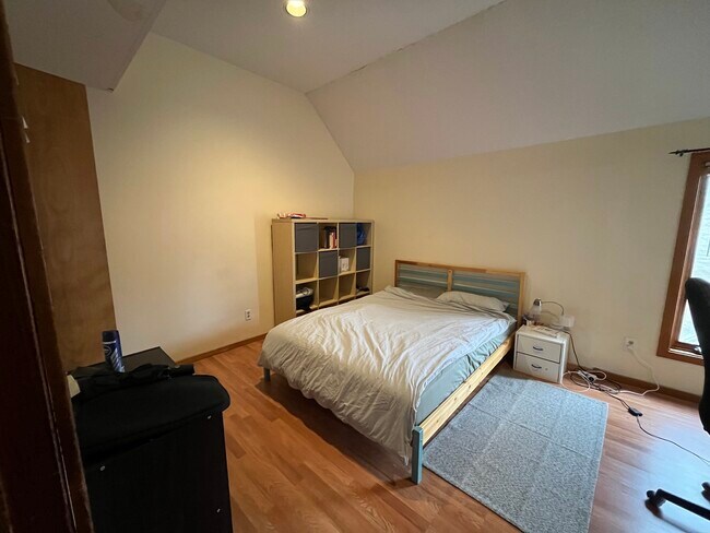 23 Compton St, Unit BR3 in New Haven, CT - Building Photo - Building Photo