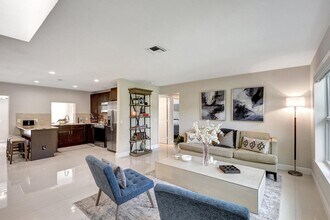 702 Grove St in Lake Worth Beach, FL - Building Photo - Building Photo