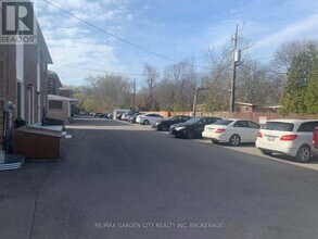 358 Glenridge Ave in St Catharines, ON - Building Photo - Building Photo