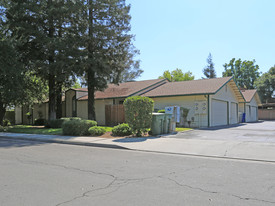 500 W Escalon Ave Apartments