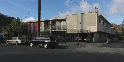 326 S Avenue 57 in Highland Park, CA - Foto de edificio - Building Photo