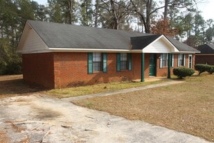 3403 Sweetbrier Rd in Albany, GA - Building Photo