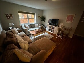 63 Selkirk Rd in Boston, MA - Foto de edificio - Building Photo