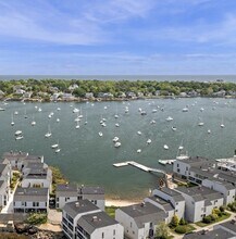 2 Brackett Pl, Unit 2 in Marblehead, MA - Building Photo - Building Photo