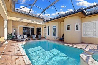9094 Sahalee Ct in Naples, FL - Foto de edificio - Building Photo