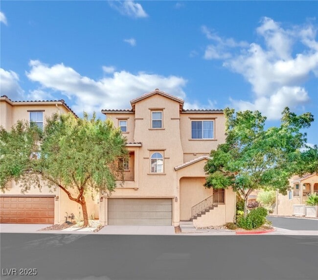 property at 4753 N Priory Gardens St