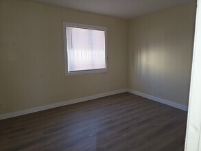 416 E 115th St in Los Angeles, CA - Building Photo - Building Photo