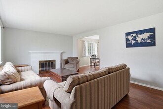 7414 Jervis St in Springfield, VA - Foto de edificio - Building Photo