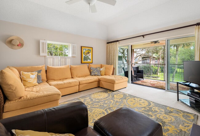 property at 101 Park Shores Cir