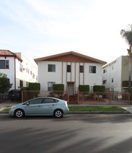 1362 N Serrano Ave in Los Angeles, CA - Building Photo - Building Photo