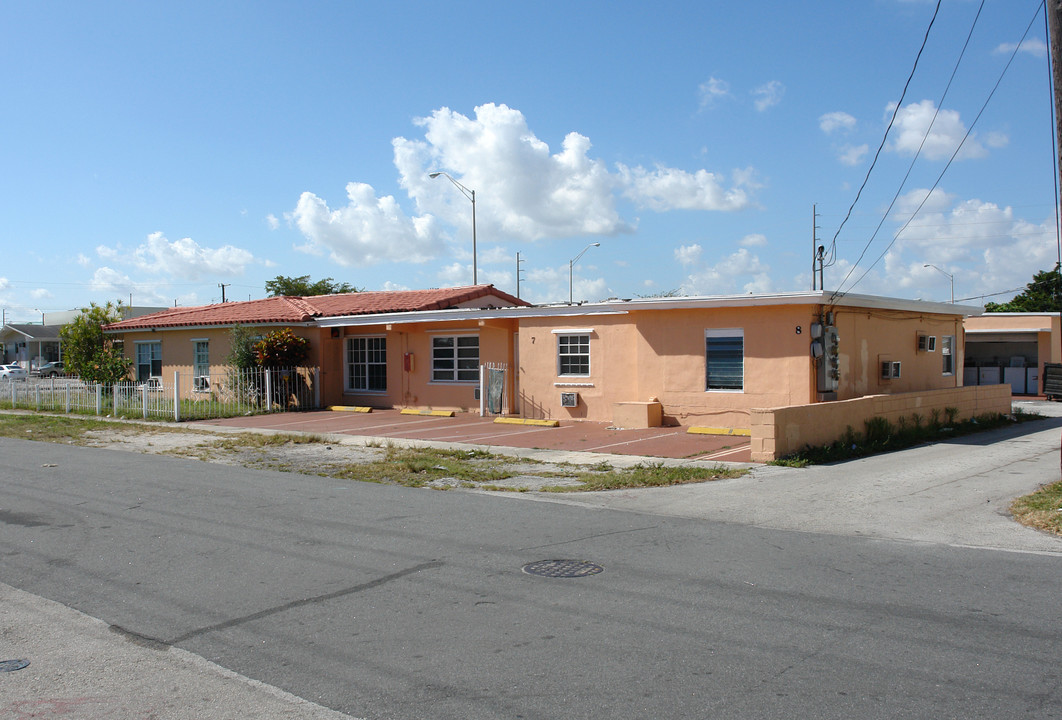 300-306 SW 16th St in Dania Beach, FL - Building Photo