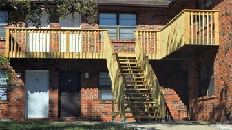 13 Yorkshire Ln in Belleville, IL - Building Photo