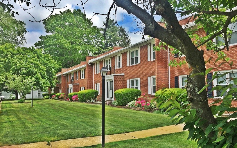 Williamsburg & Portage Pointe Apartments in Wooster, OH - Building Photo