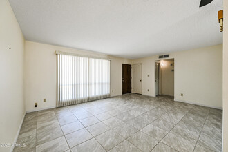 8261 E Fay Ave in Mesa, AZ - Building Photo - Building Photo